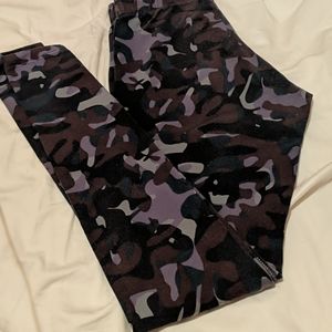 Nike camo leggings